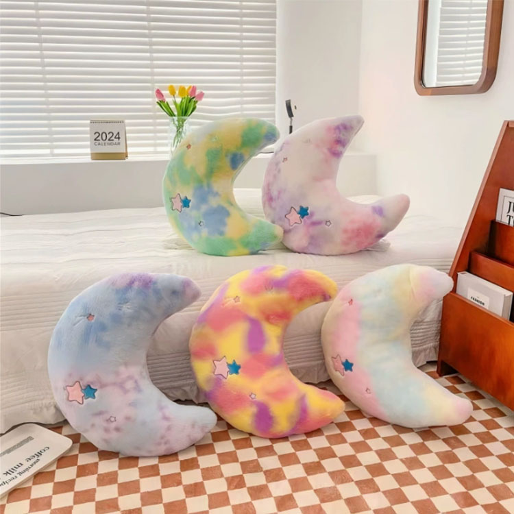 Αξιολάτρευτο μαξιλάρι σε σχήμα Σελήνης